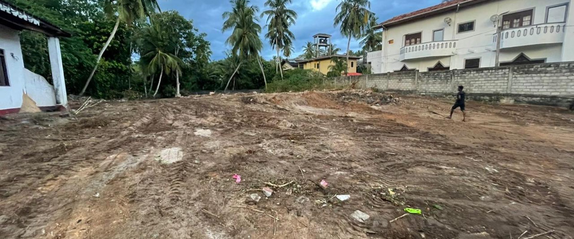 real estate in sri lanka bare land near the beach in dalawella